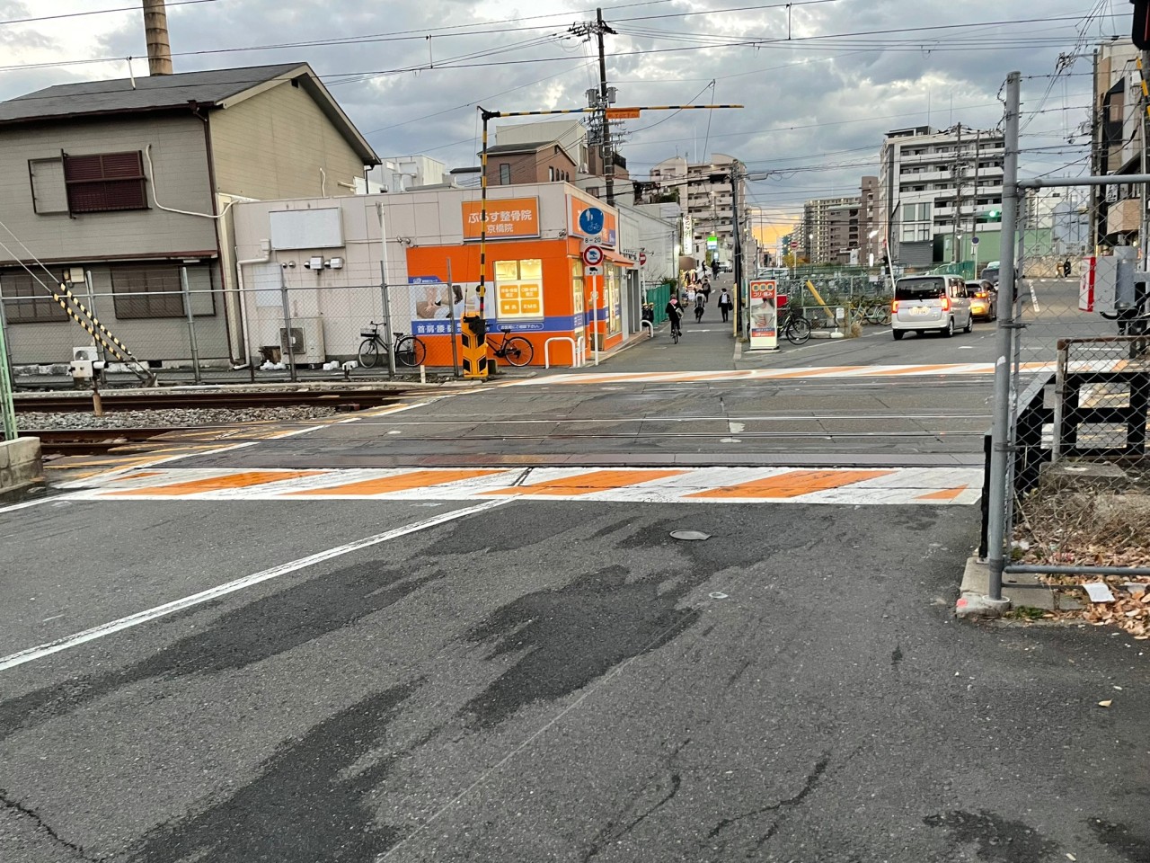 No.517 JR京橋駅東側にあります「新喜多踏切」において歩行者等の安全対策が強化